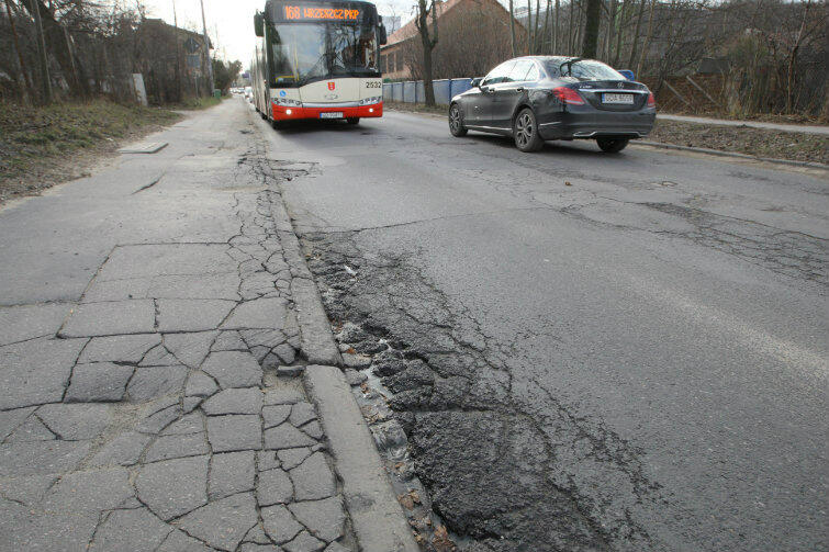 Jak wygląda ul. Sobieskiego - każdy widzi: najwyższy czas na remont.