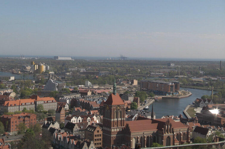 Warto wejść na szczyt, szczególnie przy pięknej pogodzie. Panorama setnie wynagradza wysiłek.