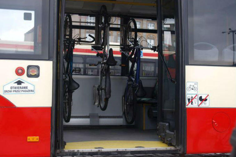 W autobusach linii 258 przewozić można maksymalnie osiem rowerów
