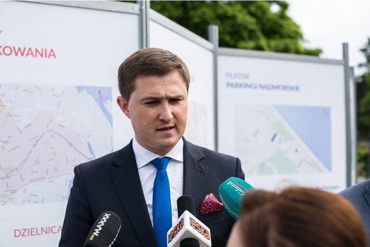 - To pilotażowy program, pomóc ma w uporządkowaniu rozjeżdżanych dotychczas przez turystów stref nadmorskich - tłumaczy zastępca prezydenta Gdańska Piotr Grzelak
