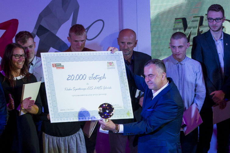 Najwięcej nagród zebrali zawodnicy i trenerzy AZS AWFiS. Klub otrzymał także najwyższą nagrodę finansową, którą odebrał rektor gdańskiej uczelni i prezes klubu w jednej osobie - Waldemar Moska