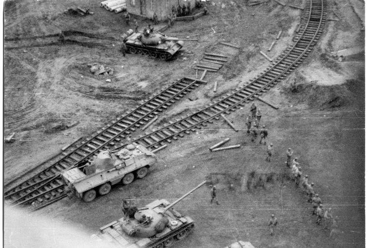 Zdjęcie wykonane z bloku przed Stocznią Gdańską w grudniu 1970 r.