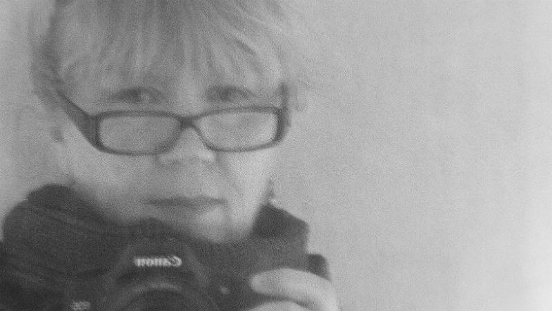 Marta Leśniakowska, profesor w Instytucie Sztuki PAN. Zajmuje się historią, teorią i krytyką sztuki, metodologią historii sztuki, architekturą oraz fotografią XIX-XXI wieku  