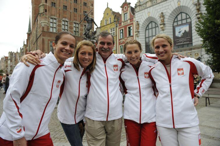 Tadeusz Pagiński wśród z naszą reprezentacją florecistek na Olimpiadzie w Pekinie. Nz. od lewej Karolina Chlewińska, Magdalena Mroczkiewicz , trener Tadeusz Pagiński, Sylwia Gruchała i Małgorzata Wojtkowiak