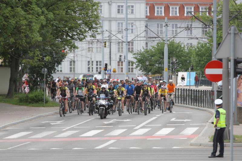 Peleton z Kartuz za chwilę wjedzie na Hucisko