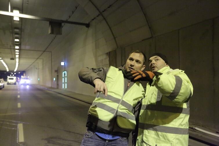 Raz na jakiś czas zamknięcie tunelu jest niezbędne - po to, by mógł dobrze służyć Gdańskowi. Na zdjęciu: przygotowania do mycia jednej z nitek w marcu 2017 r.