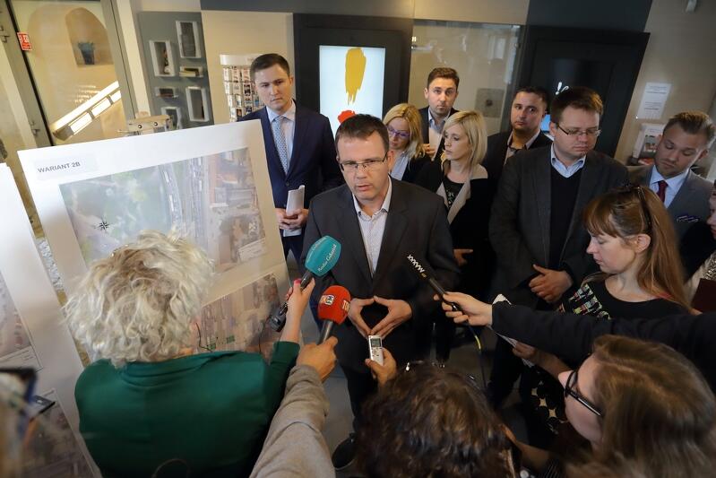 Trzy wstępne warianty realizacji przejścia naziemnego na wysokości Bramy Wyżynnej przedstawił Tomasz Wawrzonek z GZDiZ