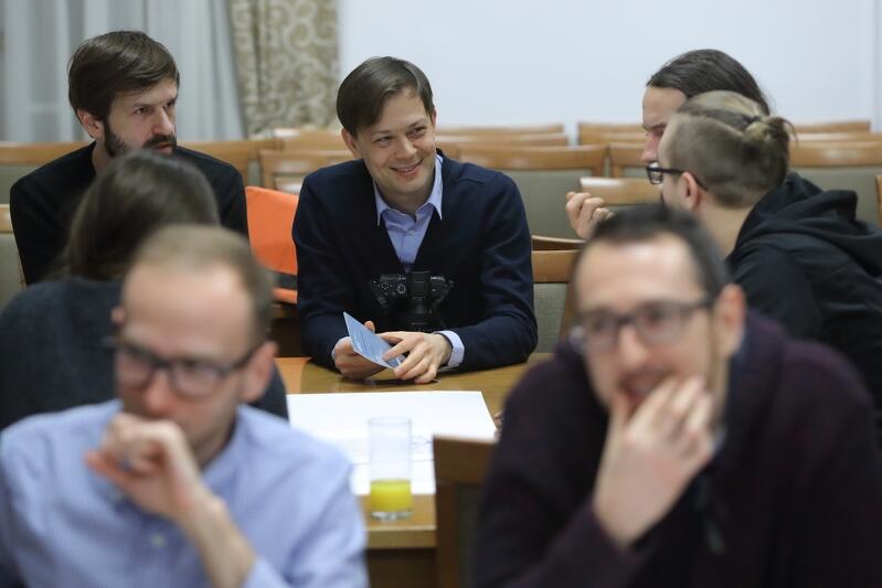 Uczestnicy warsztatów pracowali w czterech grupach