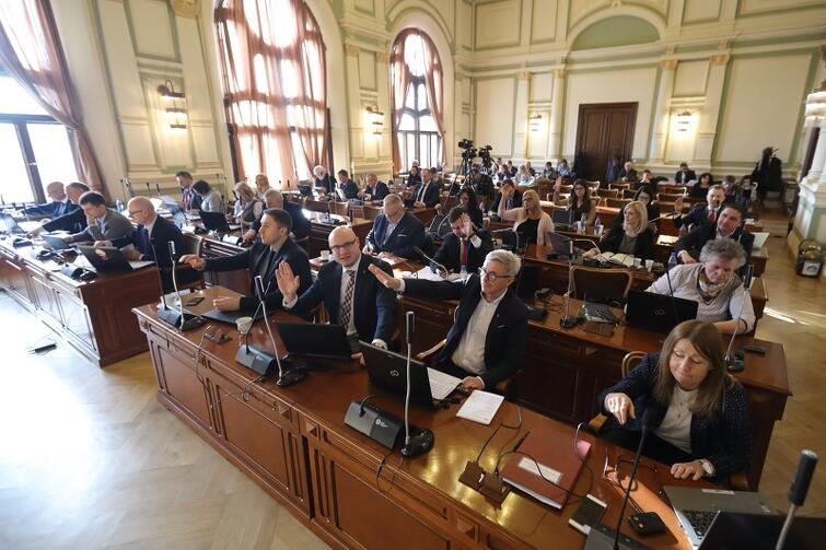 Podczas czwartkowej sesji, 22 lutego, radni przegłosowali tzw. uchwałę krajobrazową