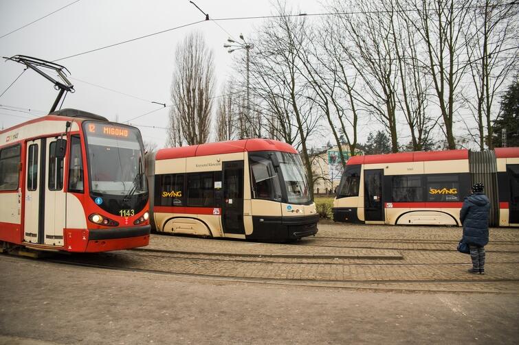 Tramwaje na pętli w Oliwie