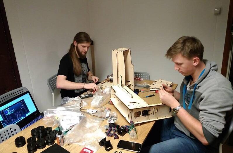 Z przestrzeni technologicznego warsztatu FabLab korzystają dziś głównie studenci i hobbyści