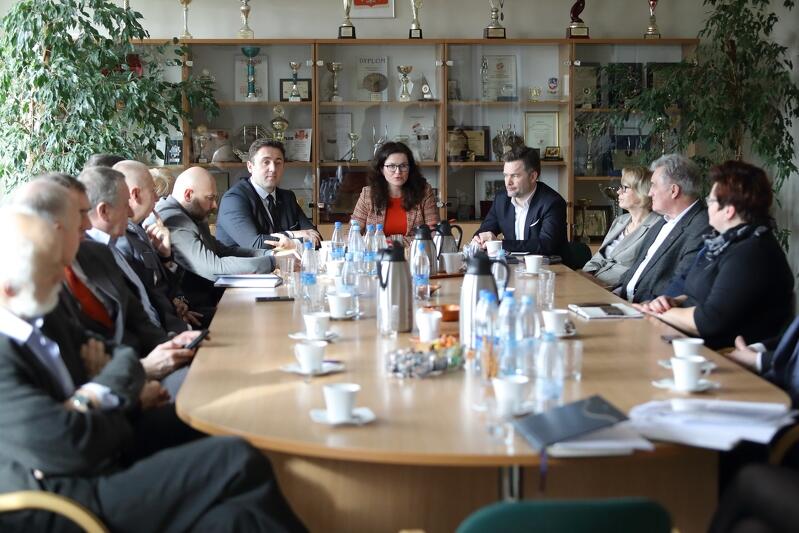 Polityka wobec kierowców łamiących przepisy przy parkowaniu była jednym z głównych tematów corocznej odprawy Straży Miejskiej z władzami miasta, która odbyła się 25 lutego br.