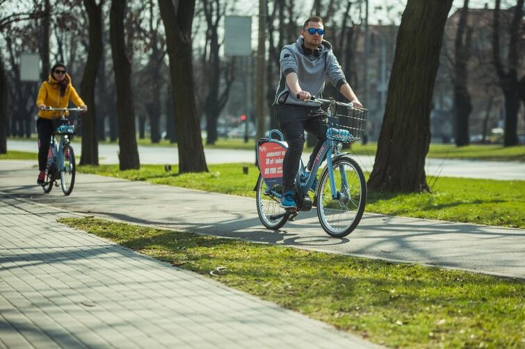 Dostawca systemu zamówił dodatkowe ładowarki. Obecnie największym wyzwaniem jest poprawa dostępności (wynosi ona ok. 50%) Roweru MEVO