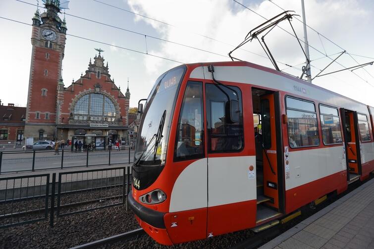 2017-11-17_tramwaj_dworzec_pkp_002_755x503.JPG