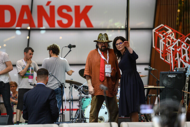 Zbigniew Hołdys i prezydent Gdańska Aleksandra Dulkiewicz