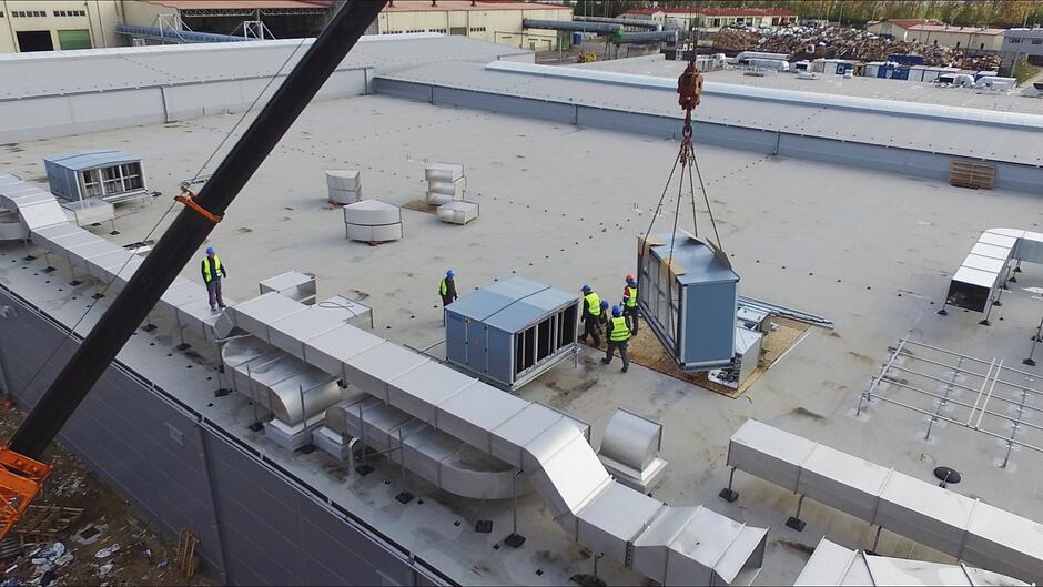 Do zamontowania zostały jeszcze m.in. elementy instalacji podczyszczalni czy biofiltr.