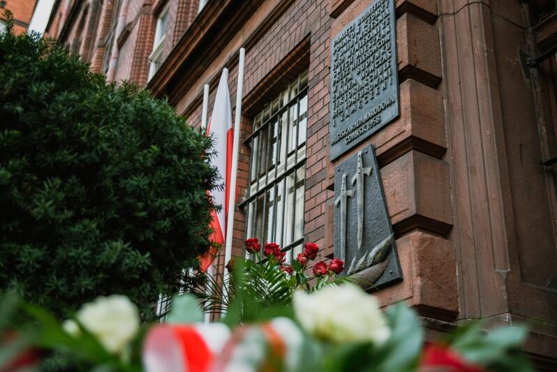Ul. Kładki 24 w Gdańsku. Dawna Victoriaschule - miejsce martyrologii
