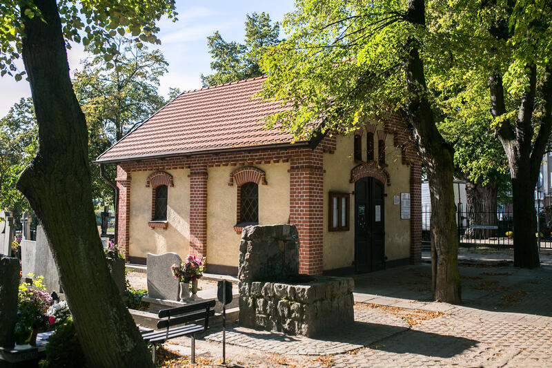 W okresie jesienno-zimowym woda na gdańskich cmentarzach komunalnych - jak co roku - jest zamykana