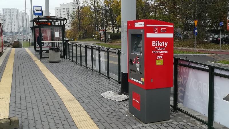 Biletomat na przystanku Migowo przy ul. Myśliwskiej