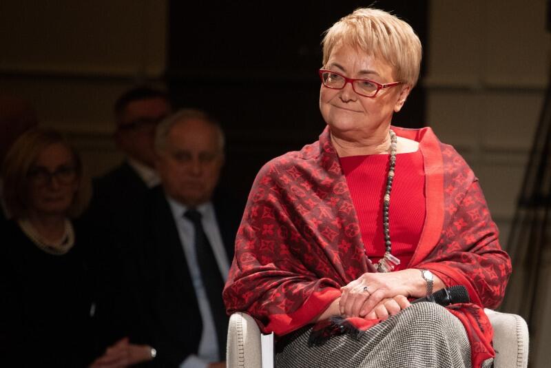 Henryka Bochniarz, doktor nauk ekonomicznych, minister przemysłu i handlu w rządzie Jana Krzysztofa Bieleckiego w 1991 r. W latach 1999 - 2019 pełniła funkcję założonej przez siebie Konfederacji Lewiatan, obecnie jest przewodniczącą Rady Głównej. Zasiada w BusinessEurope - największej w UE organizacji pracodawców. W latach 2006 - 2014 była prezesem Boeinga na Europę Środkową. Współtwórczyni Kongresu Kobiet.
