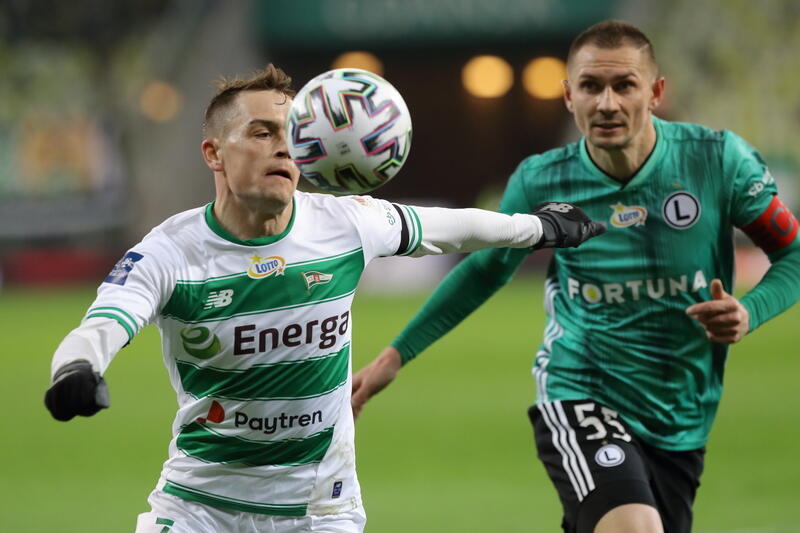 Maciej Gajos i Artur Jędrzejczyk - obaj walczyli w w defensywie i środku pola
