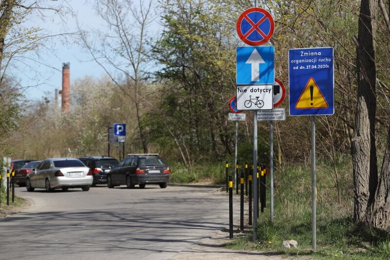 Wjazd w ul. Smoluchowskiego od strony tzw. ul. Nowej Medyków