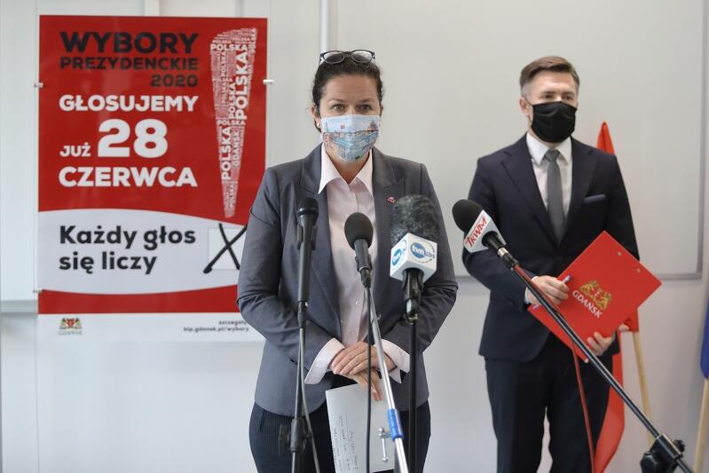 O przygotowaniach w Gdańsku do wyborów Prezydenta RP opowiadała w poniedziałek prezydent Aleksandra Dulkiewicz i Tomasz Filipowicz, dyrektor Wydziału Spraw Obywatelskich