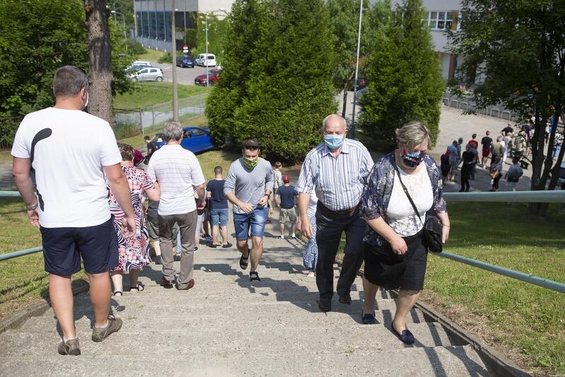 Szkoła Podstawowa nr 2 -tu mieści się aż 5 obwodów wyborczych dla Piecek - Migowa w wyborach Prezydenta RP. Piecki - Migowo jedna z dzielnic we frekwencyjnej czołówce