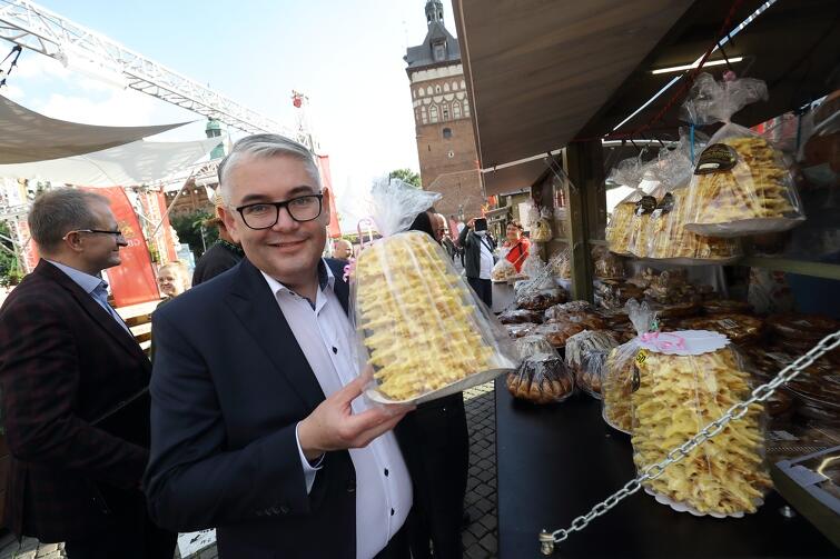 Piotr Kowalczuk, zastępce prezydent Gdańska, który witał gości w imieniu władz miasta podczas otwarcia Wilna w Gdańsku, docenił wileńskie przysmaki