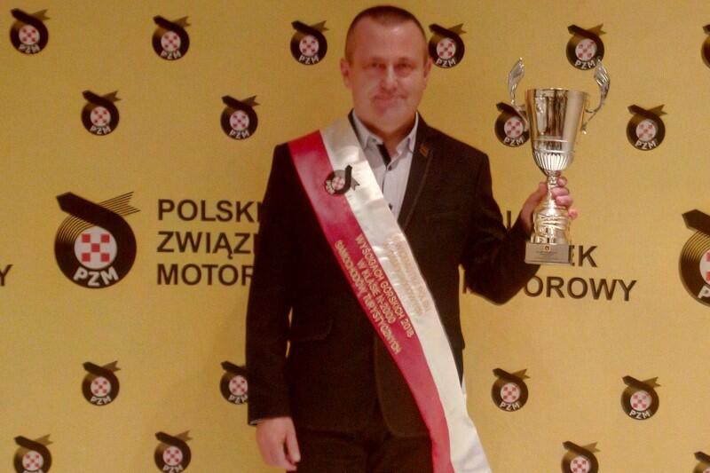 Leszek Orzechowski - mechanik samochodowy z Gdańska, który spełnił marzenie o byciu kierowcą wyścigowym i z powodzeniem startuje w kategorii aut historycznych