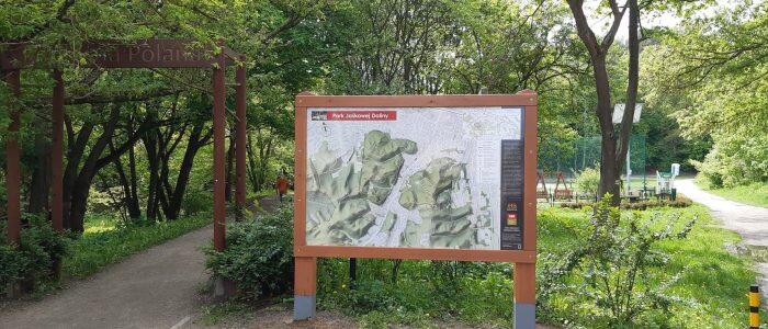 Rada Dzielnicy Wrzeszcz Górny sfinansowała zakup i montaż trzech wielkoformatowych map, które pojawiły się na terenie parku Jaśkowej Doliny 