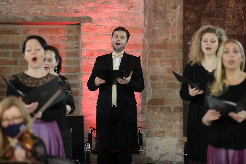Cappella Gedanensis to zespół wokalno-instrumentalny kultywujący wielowiekową tradycję i rozsławiający Gdańsk na całym świecie