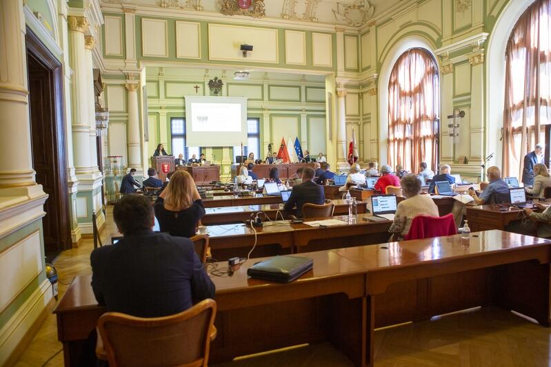 Radni podczas obrad sesji Rady Miasta Gdańska