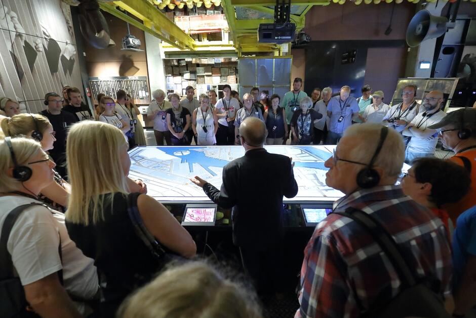 Spacer kuratorski po wystawie stałej ECS z Jerzym Borowczakiem, 