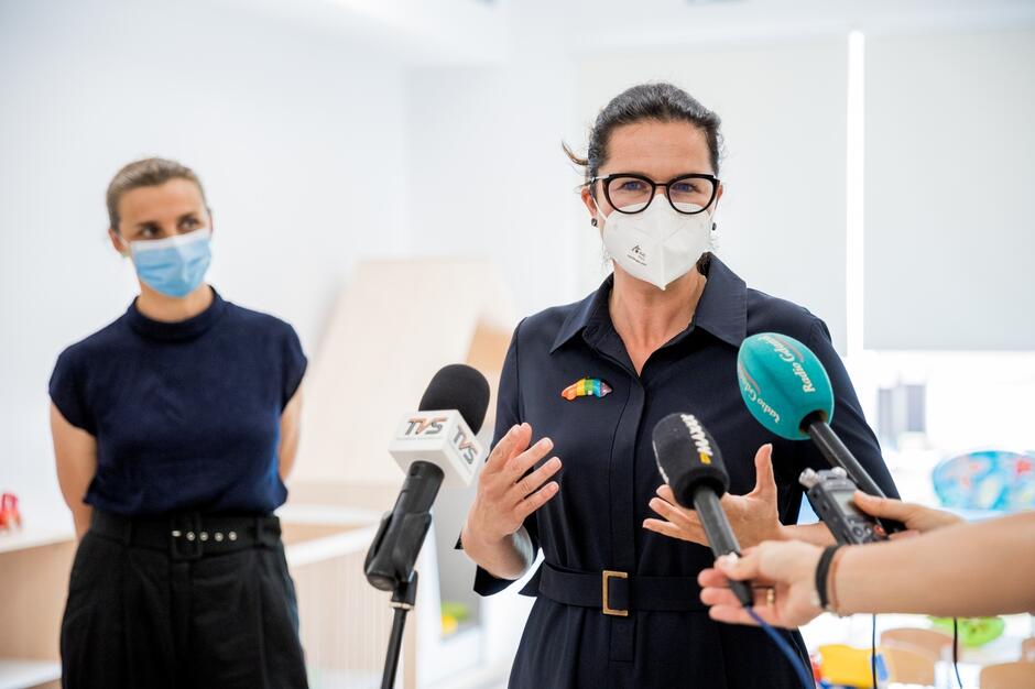 W konferencji udział wzięła Aleksandra Dulkiewicz, prezydent Gdańska oraz Monika Chabior, zastępczyni prezydenta ds. rozwoju społecznego i równego traktowania