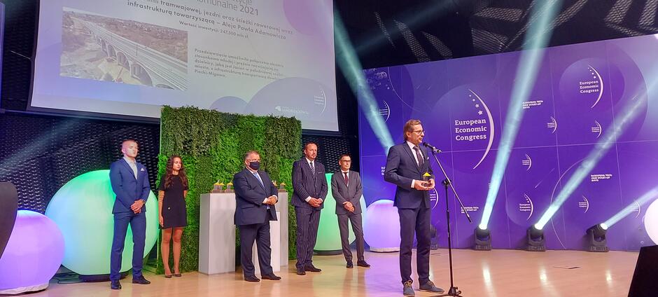 Sławomir Kiszkurno podczas gali Top Inwestycje Komunalne 2021