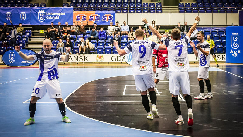 Piłkarze AZS UG mieli się z czego cieszyć: wygrali 5:4 