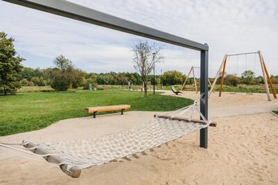 ... plac zabaw dla dorosłych