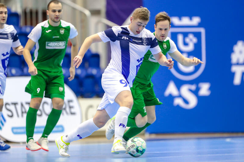 Gdańszczanie zdobyli prowadzenie na początku spotkania, ale potem rządzili już mistrzowie Polski 