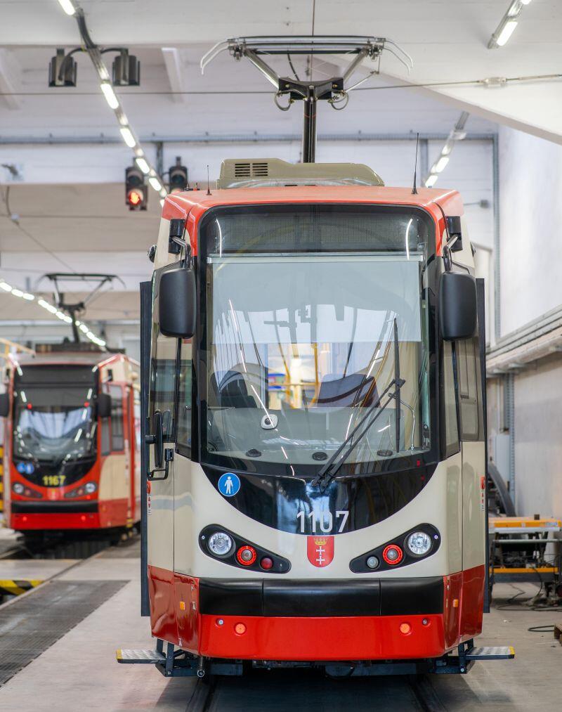 10 tramwajów N8C przejdzie kompleksową modernizację. Właśnie zakończyła się pierwsza z nich