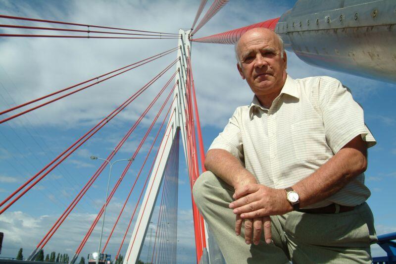 Albin Winiarski - kierownik projektu budowy mostu wantowego