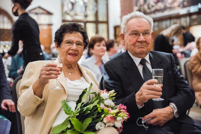 - Jeden drugiemu musi ustępować. Tak trzeba, bez tego dobrej relacji się nie zbuduje - przekonują Zofia i Jan Gibasowie. I warto ich posłuchać, bo razem są już ponad 60 lat. I nadal się kochają!