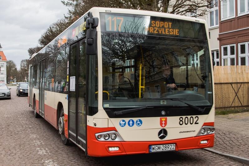 Autobus linii 117 od 22 listopada z przystankiem pod dworcem PKP w Oliwie