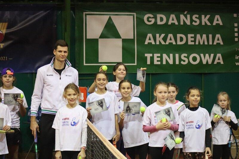 Hubert Hurkacz ponownie - po roku - odwiedził Gdańską Akademią Tenisową i trenował z dziećmi