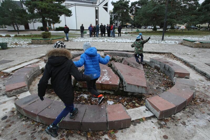 Radni dzielnicy i Miasta Gdańska chcą uporządkować i uatrakcyjnić fontannę przy głównym deptaku Żabianki