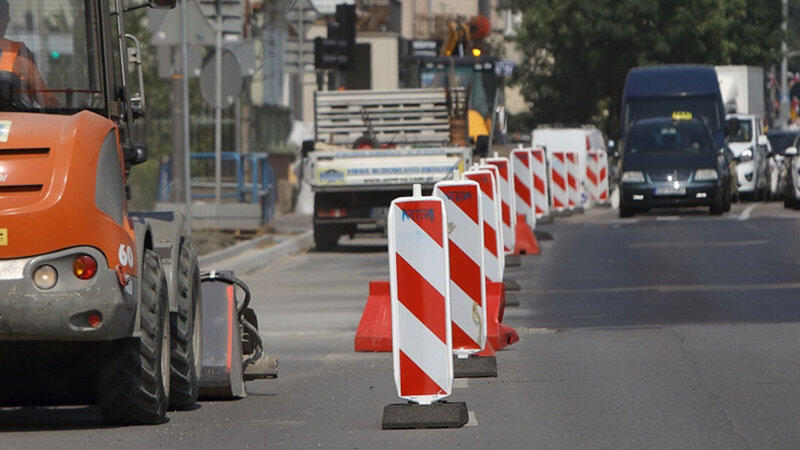 W Gdańsku w różnych miejscach trwają przebudowy i prace remontowe dróg i jezdni