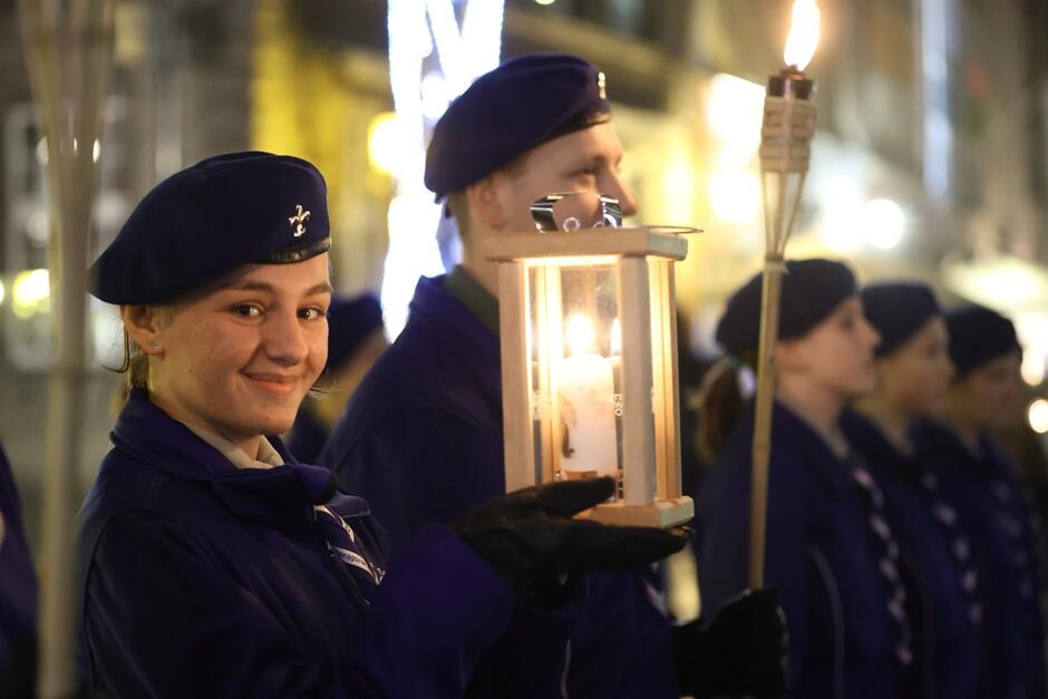 Uroczyste przekazanie Betlejemskiego Światła Pokoju odbyło się 14 grudnia na Długim Targu