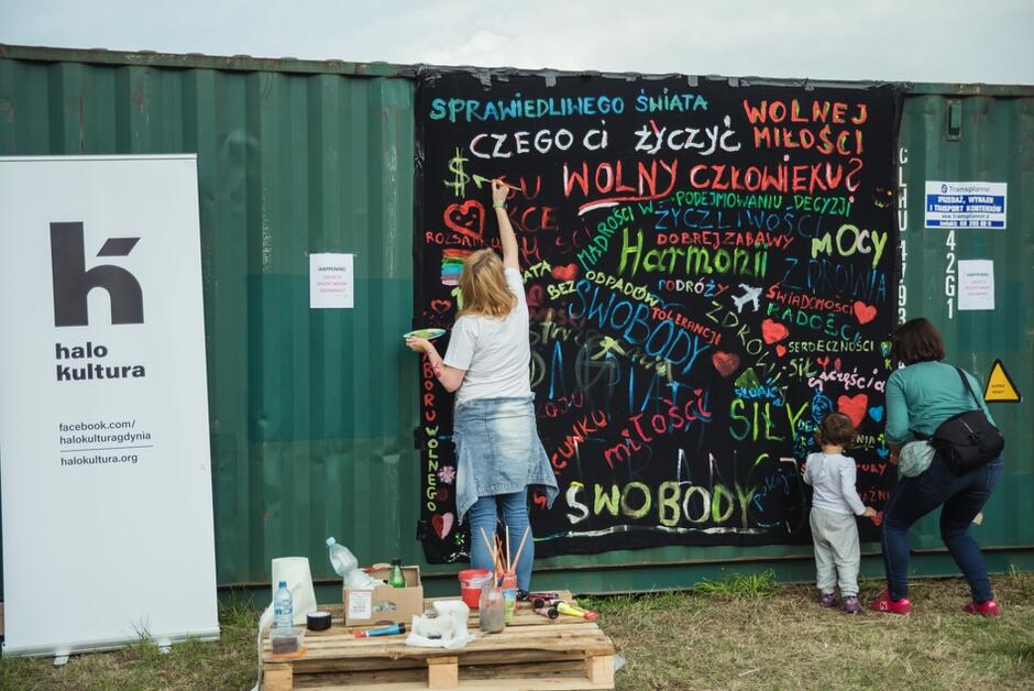 Czego chcemy? Tablica życzeń w Strefie Społecznej Święta Wolności i Solidarności w Gdańsku, czerwiec 2019