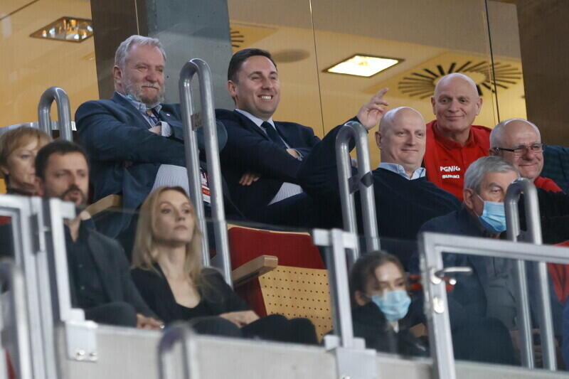 Spotkanie z trybuny Ergo Areny oglądał m.in. zastępca prezydent Gdańska Piotr Borawski (w środku)