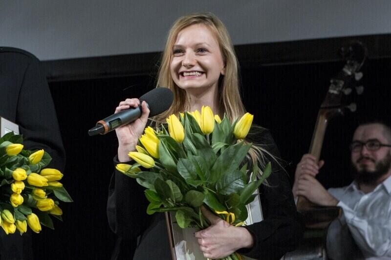 Ewelina Marciniak jest m.in. laureatką Nagrody Teatralnej Miasta Gdańska za rok 2015, w kategorii reżyseria - za spektakl „Portret Damy” Henry’ego Jamesa na Dużej Scenie Teatru Wybrzeże. Nz. Gala wręczenia nagród, 5 kwietnia 2016 roku, Teatr Wybrzeże